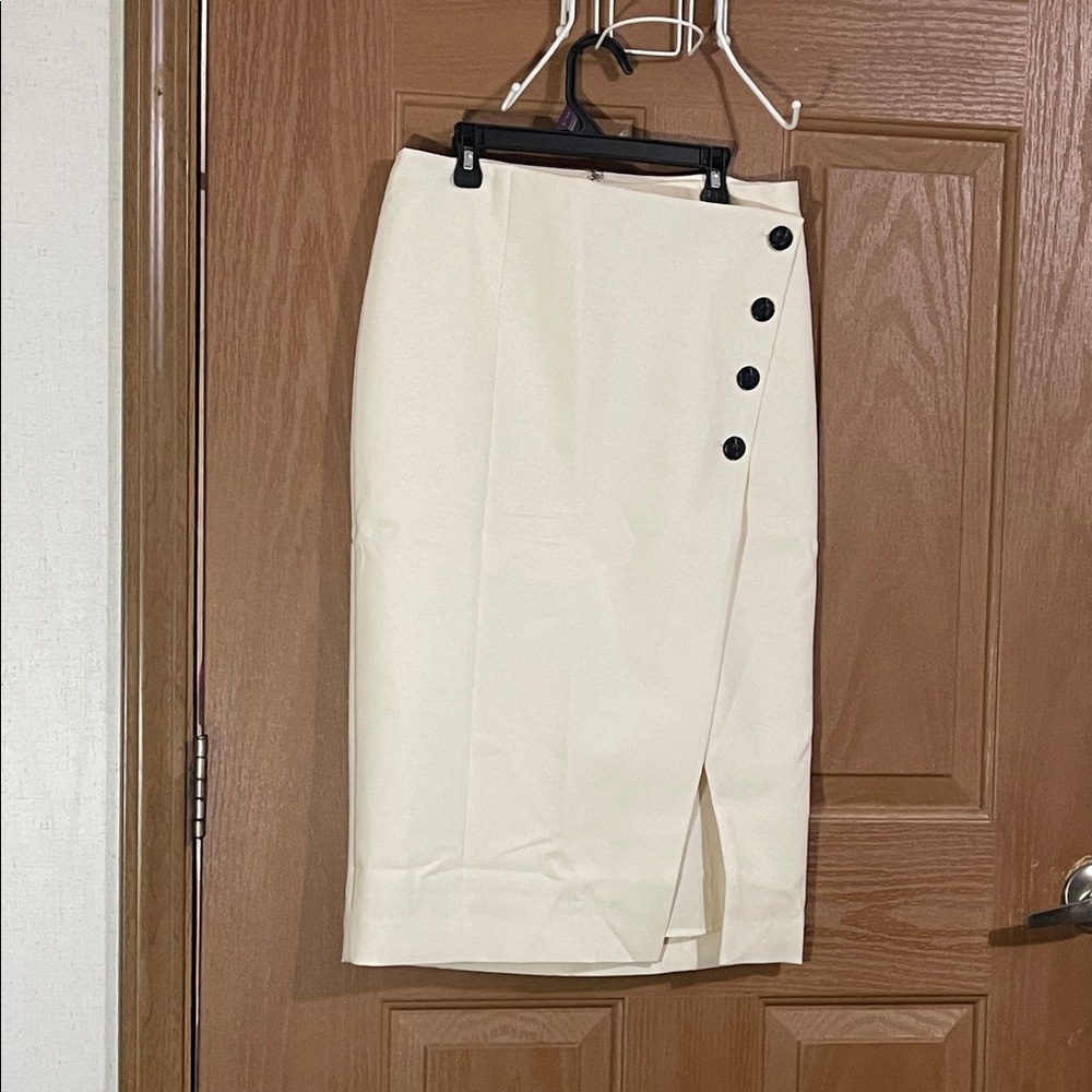 Chic Cream Button-Accent Pencil Skirt